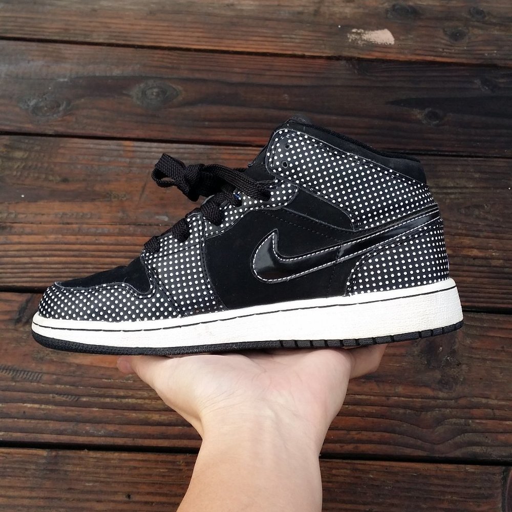 Women Size 7.5/Size 6 Youth 2009 Nike Air Jordan 1 Mid Polka Dot Basketball Shoe - Picture 3 of 8